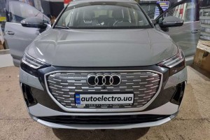 Audi Q4 e-tron - встановлення підігріву сидінь