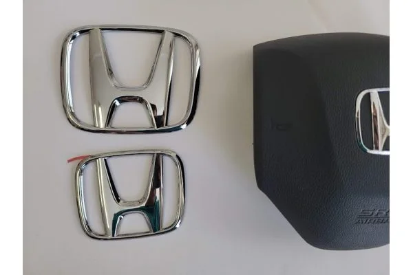 Комплект эмблем на Honda M-NV