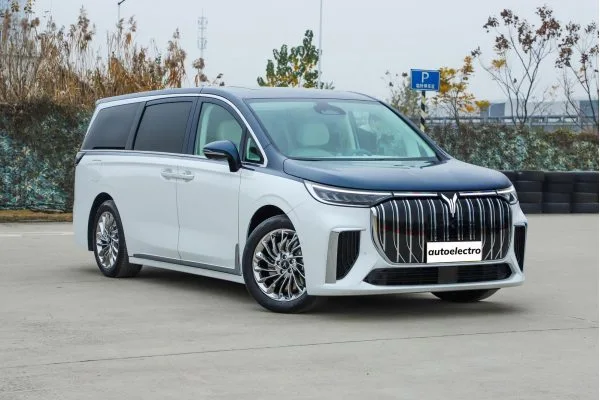 Электромобиль Voyah Dreamer 2022 EV