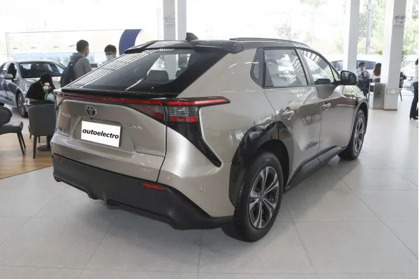 Электромобиль Toyota bZ4X