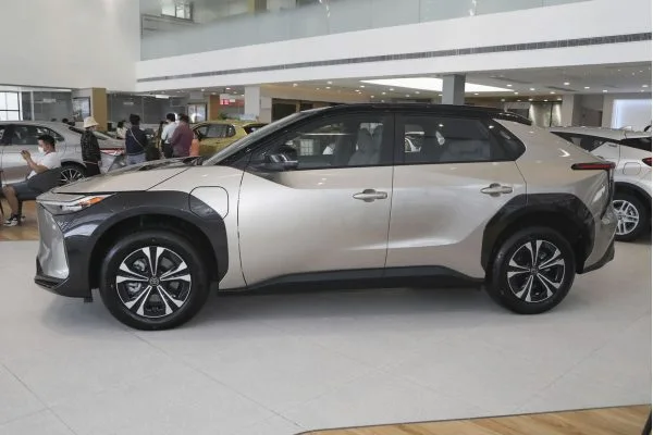 Электромобиль Toyota bZ4X
