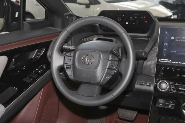 Электромобиль Toyota bZ4X
