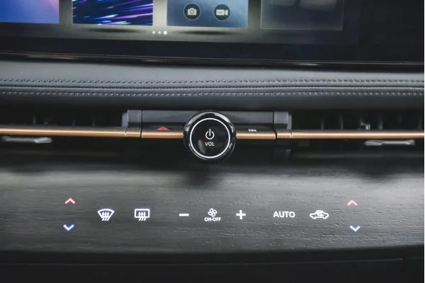 Електромобіль Nissan ARIYA