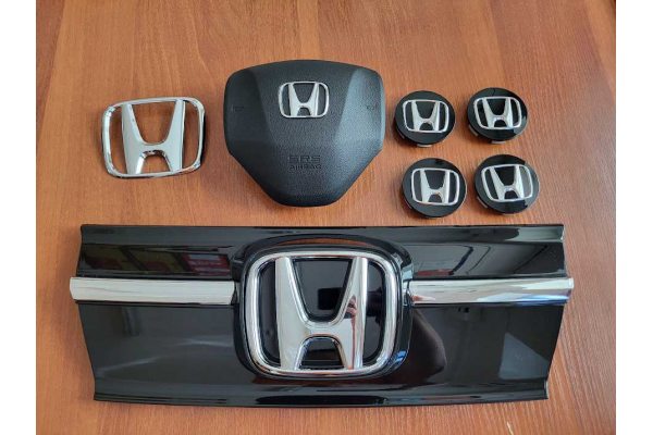 Комплект эмблем на Honda X-NV