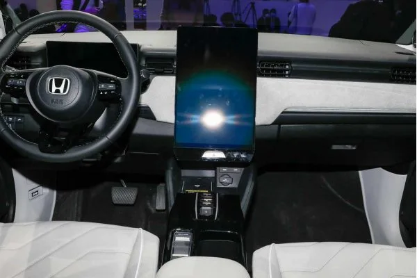 Электромобиль Honda eNP1