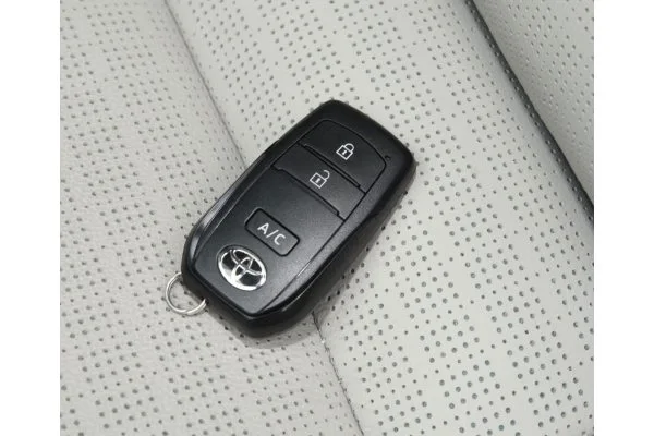 Ключ для автомобиля Toyota BZ4X 8990H-0R190