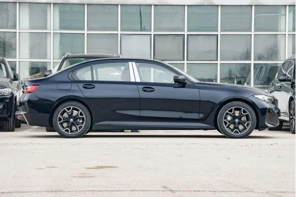 Электромобиль BMW i3