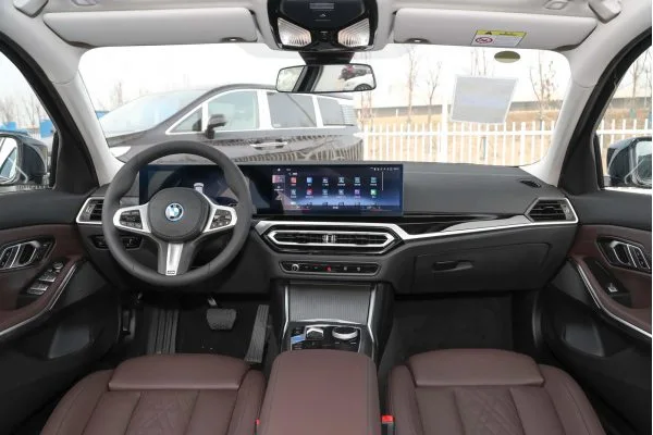Электромобиль BMW i3