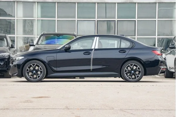 Электромобиль BMW i3