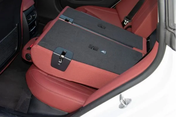 Електромобіль BMW i4