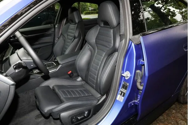 Електромобіль BMW i4