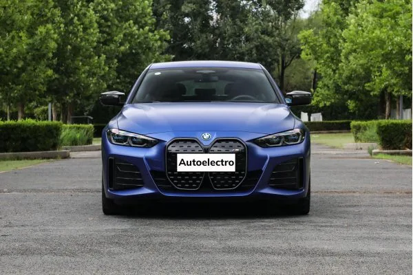 Електромобіль BMW i4