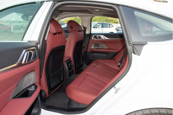 Електромобіль BMW i4