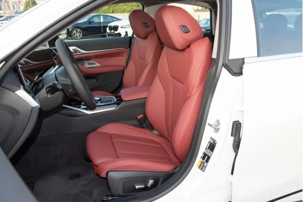 Електромобіль BMW i4
