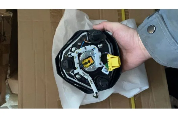 Подушка безпеки AirBag керма для VW ID4, ID6 10D880201