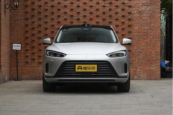 Гибридный автомобиль Aito M5