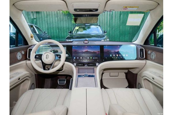 Гибридный автомобиль Aito M9