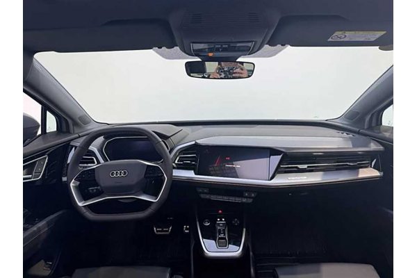 Электромобиль Audi Q4 e-tron