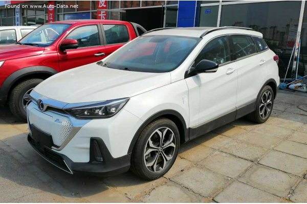Электромобиль BAIC EX5