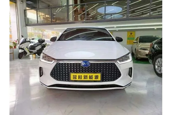 Электромобиль BYD E3