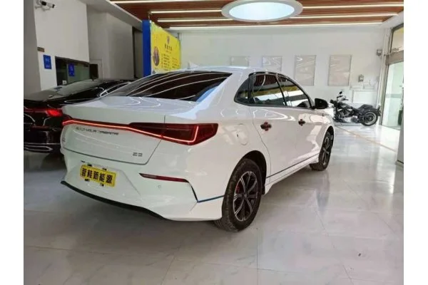Электромобиль BYD E3