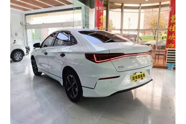 Электромобиль BYD E3