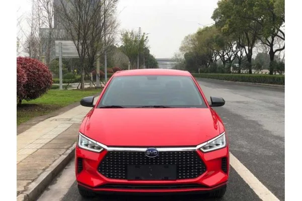 Электромобиль BYD E3