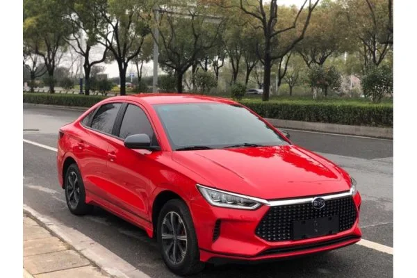Электромобиль BYD E3