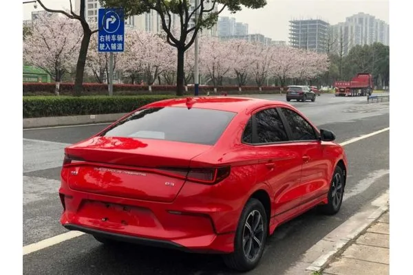 Электромобиль BYD E3