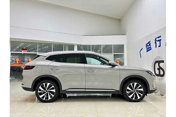 Гібридний автомобіль BYD Song Plus DM-i
