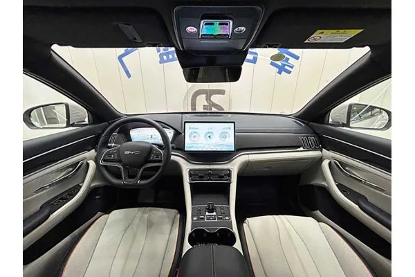 Гібридний автомобіль BYD Song Plus DM-i