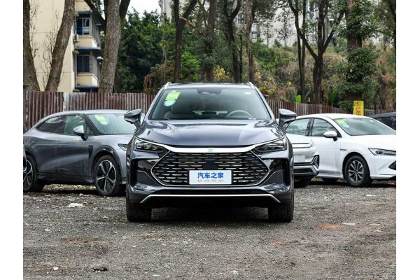 Гибридный автомобиль BYD Tang DM-i