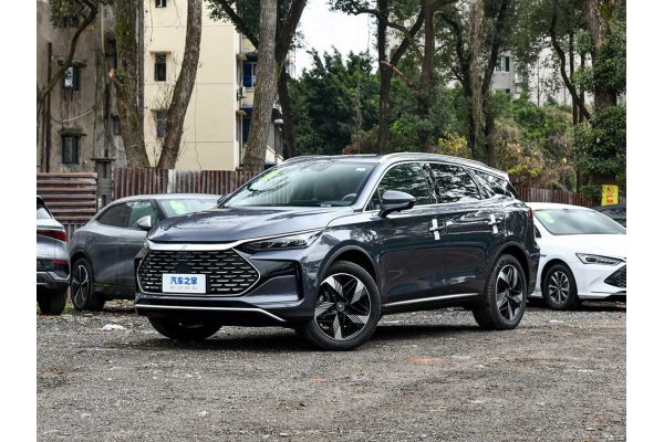 Гибридный автомобиль BYD Tang DM-i