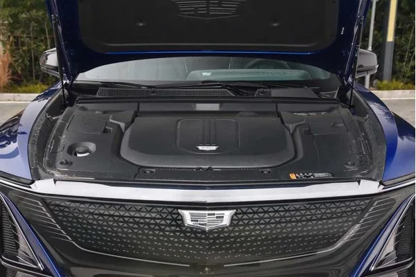 Электромобиль Cadillac LYRIQ