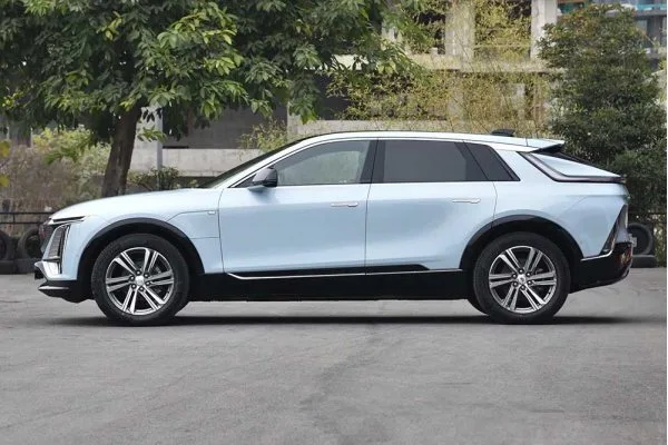 Электромобиль Cadillac LYRIQ