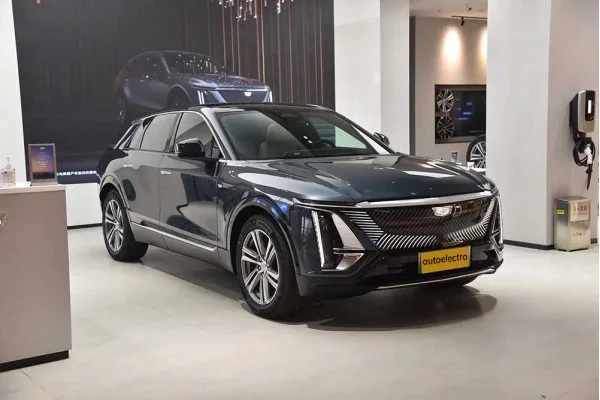 Электромобиль Cadillac LYRIQ