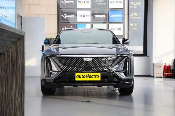 Электромобиль Cadillac LYRIQ