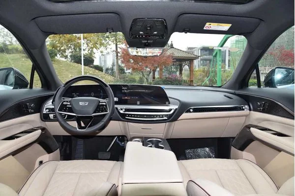 Электромобиль Cadillac LYRIQ