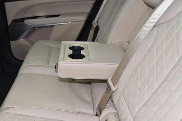 Электромобиль Cadillac LYRIQ
