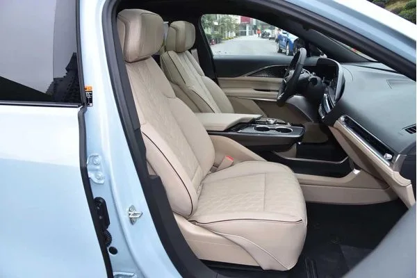 Электромобиль Cadillac LYRIQ