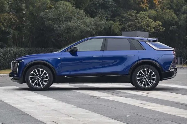 Электромобиль Cadillac LYRIQ