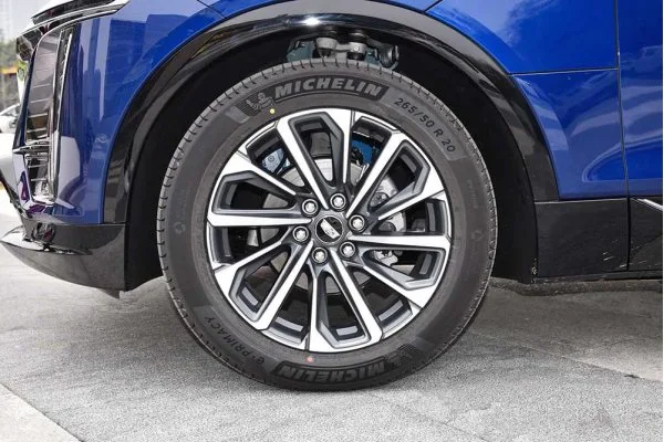 Электромобиль Cadillac LYRIQ