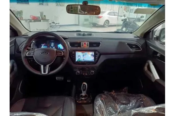 Электромобиль JAC iEV7S 2019