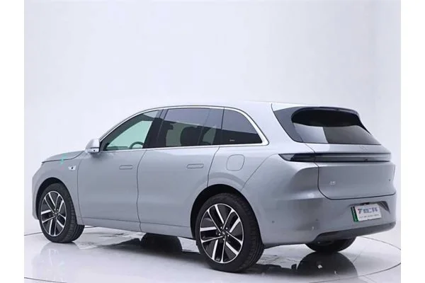 Гибридный автомобиль Li L6