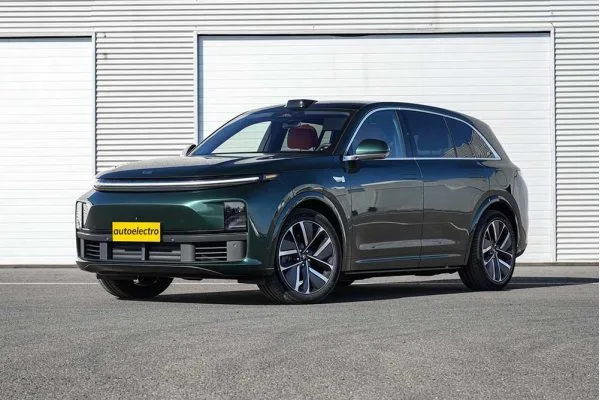 Гибридный автомобиль Li L7