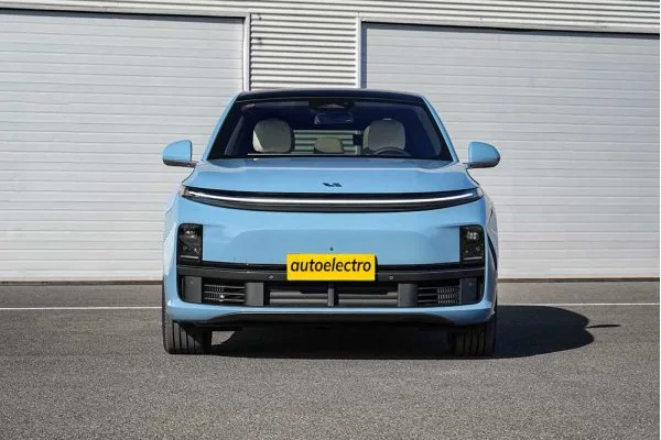 Гибридный автомобиль Li L7