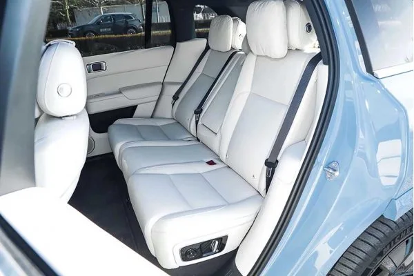 Гибридный автомобиль Li L7