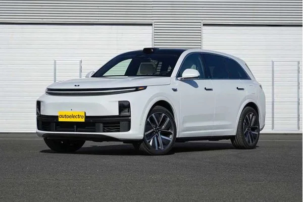 Гибридный автомобиль Li L7