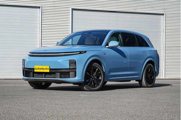 Гибридный автомобиль Li L7