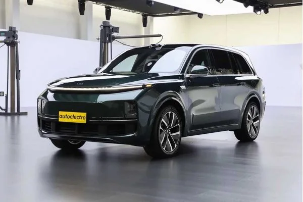 Гибридный автомобиль Li L9